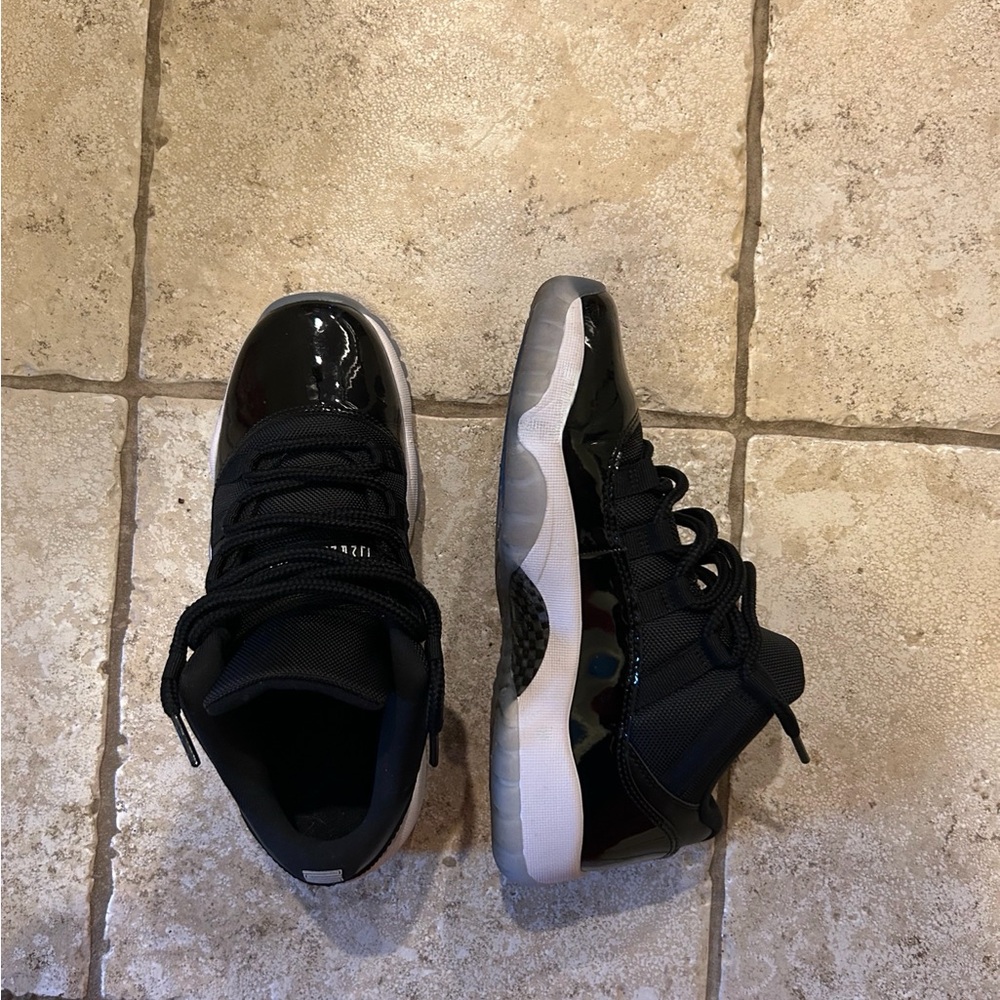 Jordan 11 retro space jam
